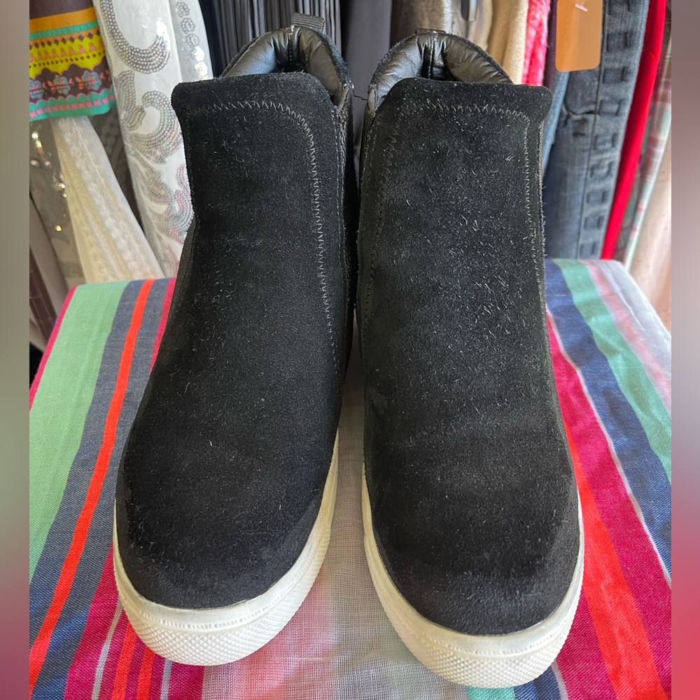 Steve Madden Black Suede Wedge Sneaker Sz. 8